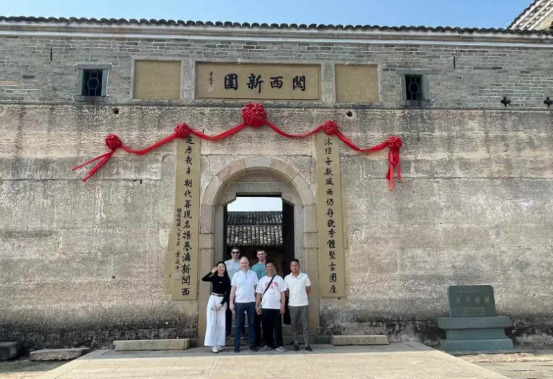 Forging Business, Forging Friendship: Yanming Metal Etching Factory Pinalalim ang Kooperasyon sa mga Overseas Client